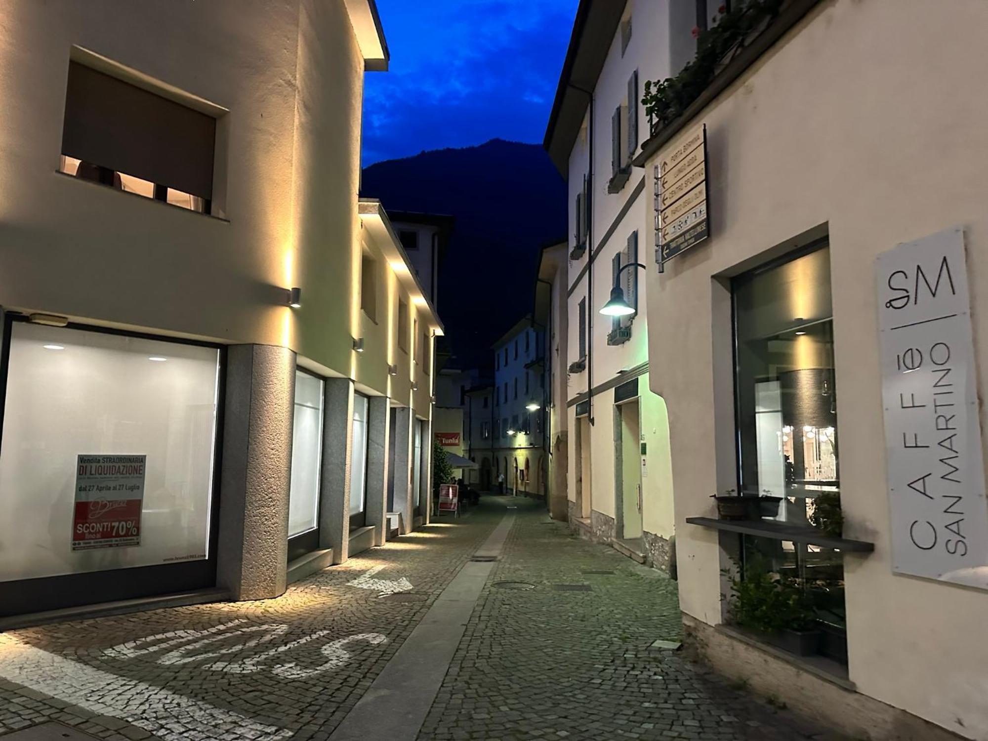 Flat In City Centre Tirano - 10 Minutes From Bernina Express Apartment Екстериор снимка